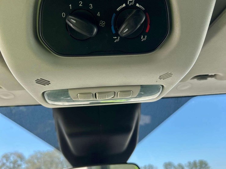 2015-ford-transit-image-26