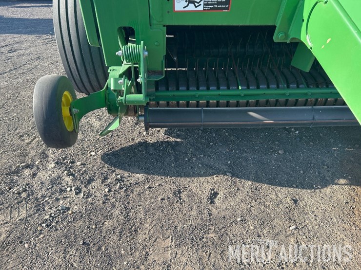 john-deere-561m-image-21