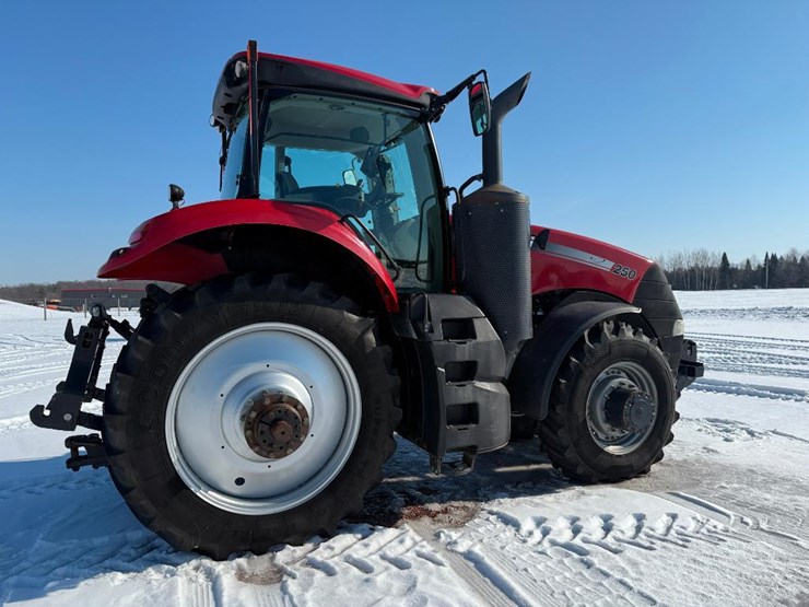 case-ih-magnum-250-image-4