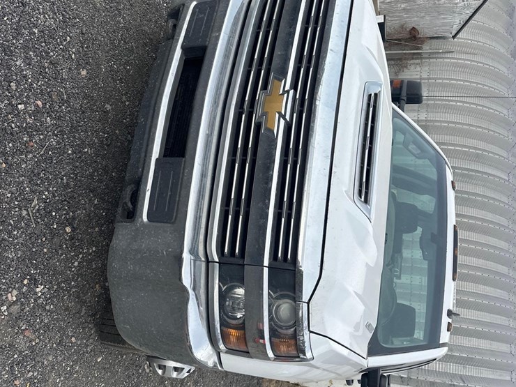 2018-chevrolet-3500hd-image-2