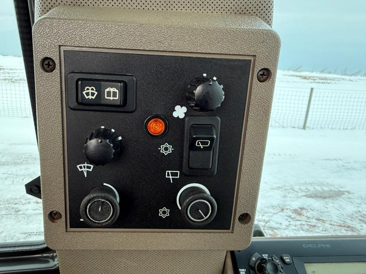 case-570n-xt-image-55