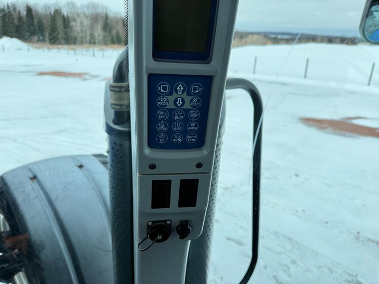 new-holland-t8.320-image-67