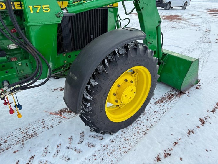 john-deere-2355-image-11