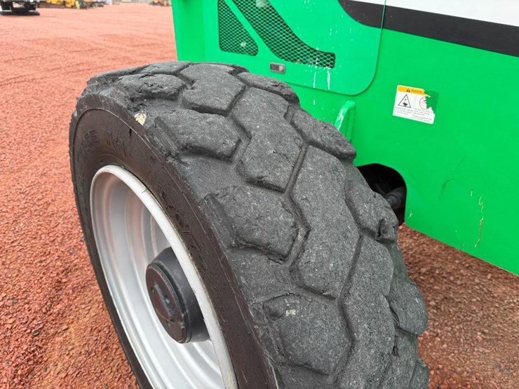 2015-sky-trak-6036-image-10