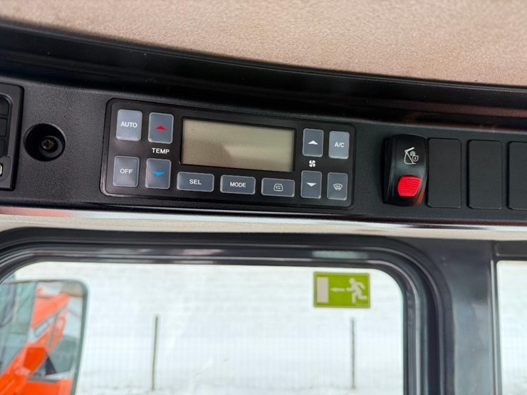 2018-doosan-dl250-5-image-59