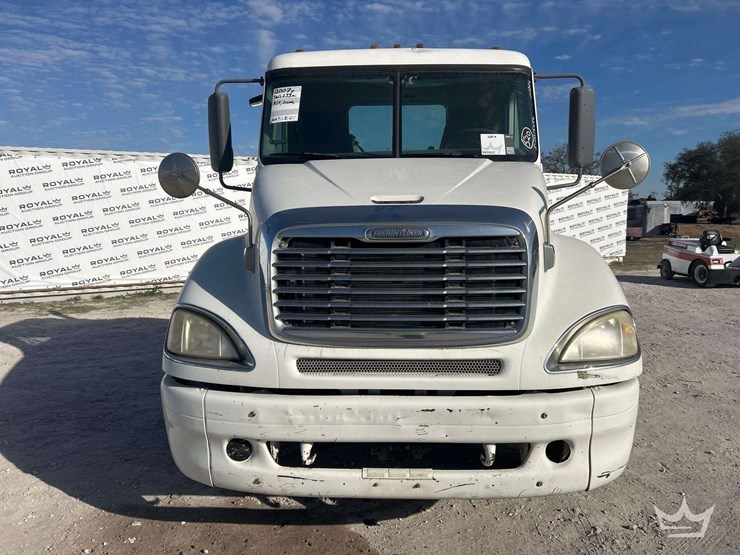 2007-freightliner-columbia-120-image-26