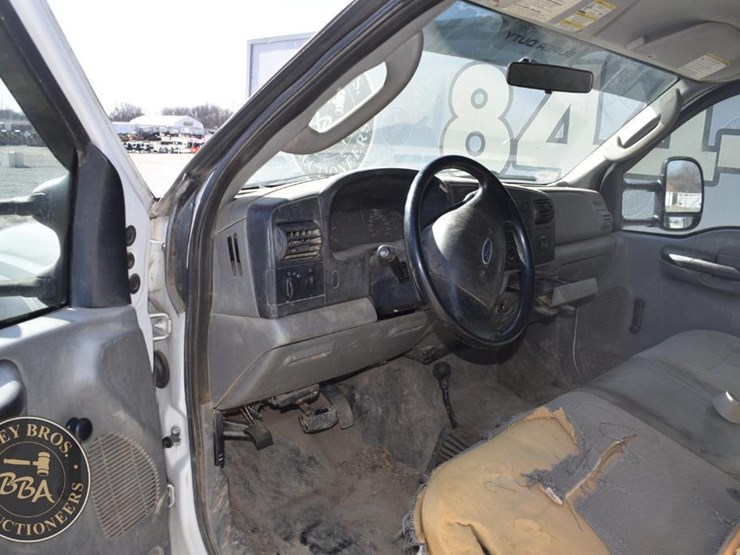 2006-ford-f450-image-17