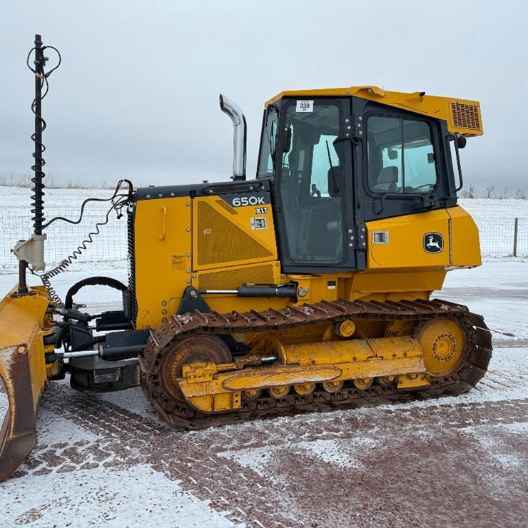 DEERE 650K XLT