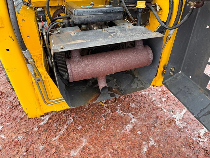 new-holland-ls120-image-22