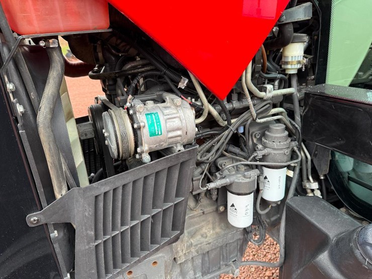 massey-ferguson-4707-image-34