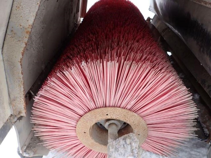 2004-gmc-t7500-image-47