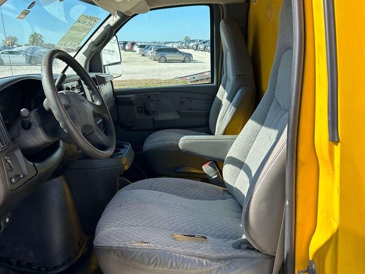 2006-gmc-3500-image-12