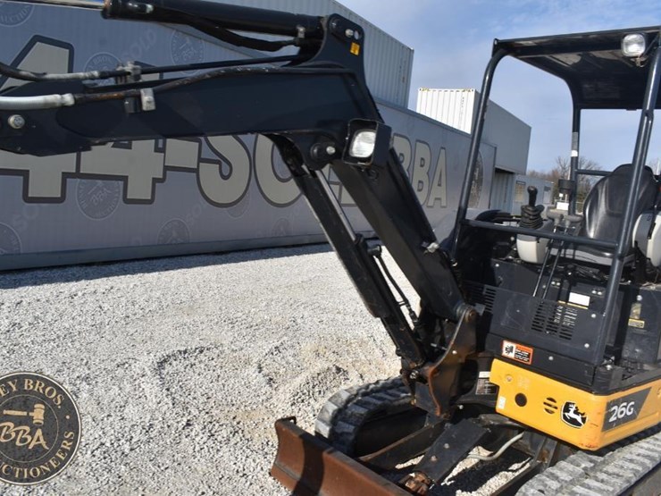 2021-deere-26g-image-19