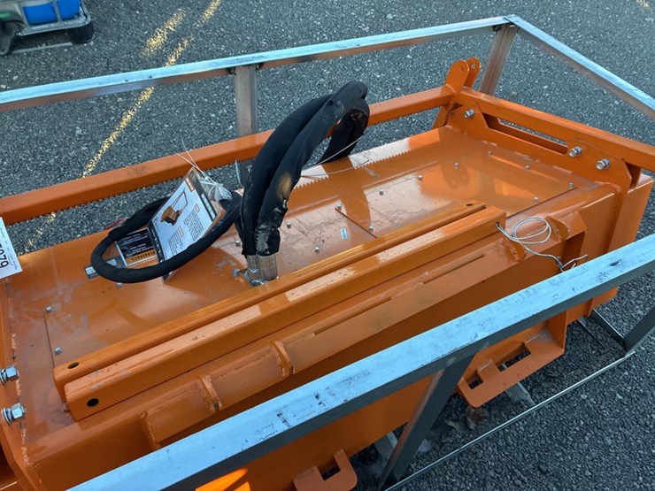 #115379-•-skidsteer-mt-60"-mulcher-manual-image-8