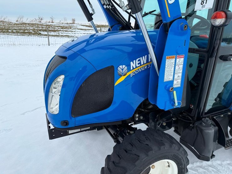new-holland-boomer-37-image-33