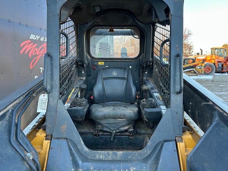 2022-deere-331g-image-12