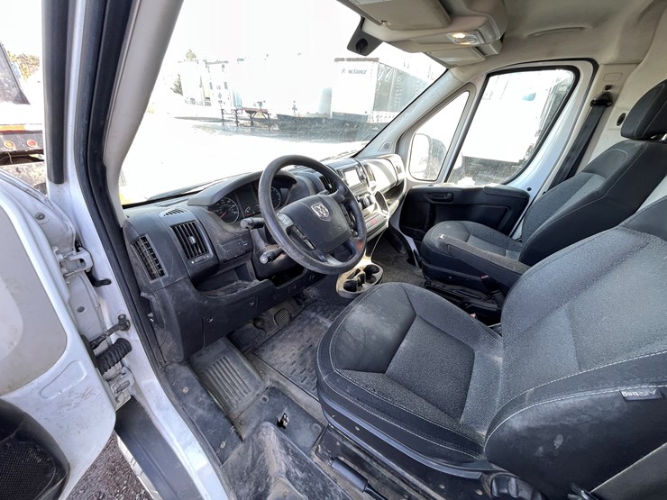 2016-dodge-3500-image-22