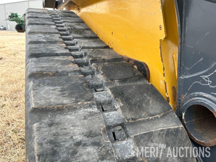 2018-deere-333g-image-32