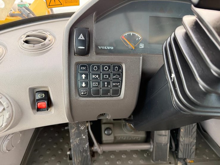 2015-volvo-l90g-image-77