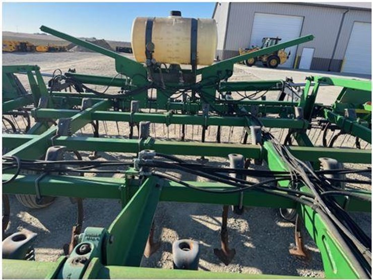 john-deere-2210-image-35