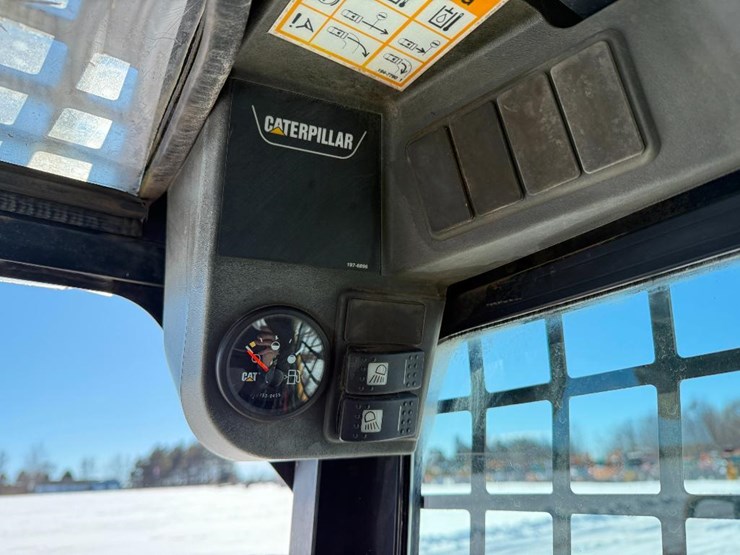 caterpillar-252-image-36