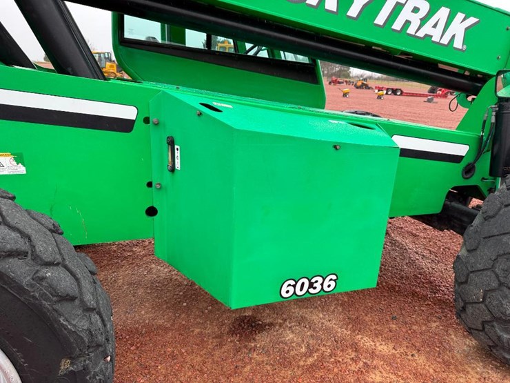 2015-sky-trak-6036-image-12