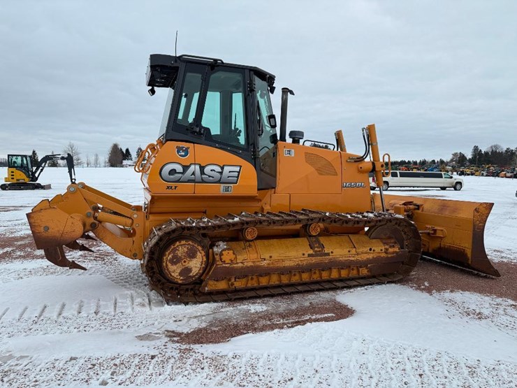 2011-case-1650l-xlt-image-4