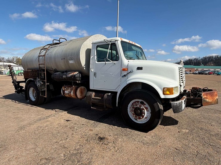 1999-international-4700-image-2