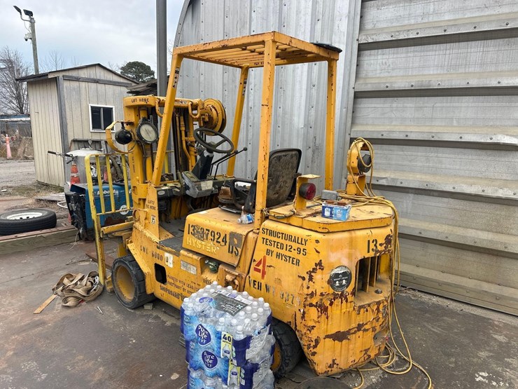 hyster-s60xls-6000lb-forklift-image-2