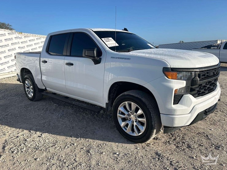 2022-chevrolet-silverado-1500-image-2