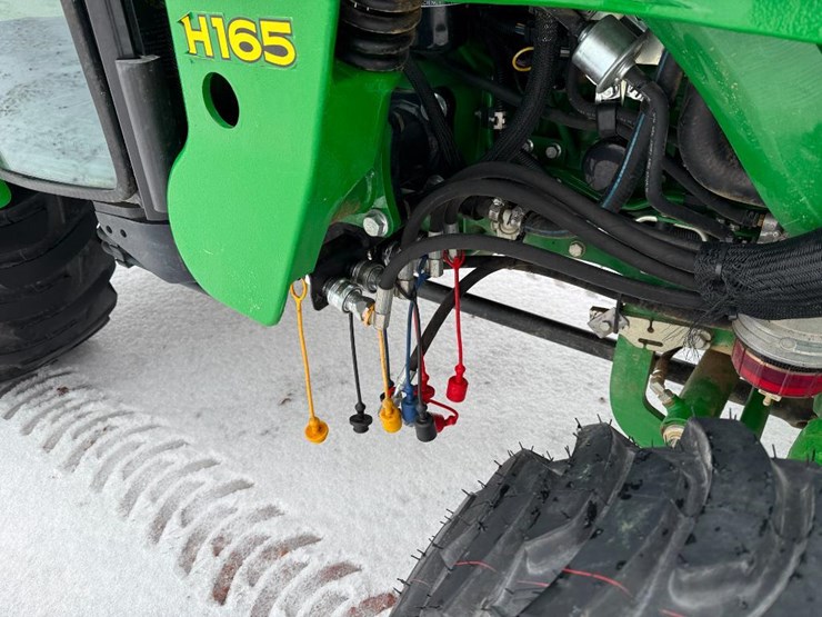 john-deere-3033r-image-32