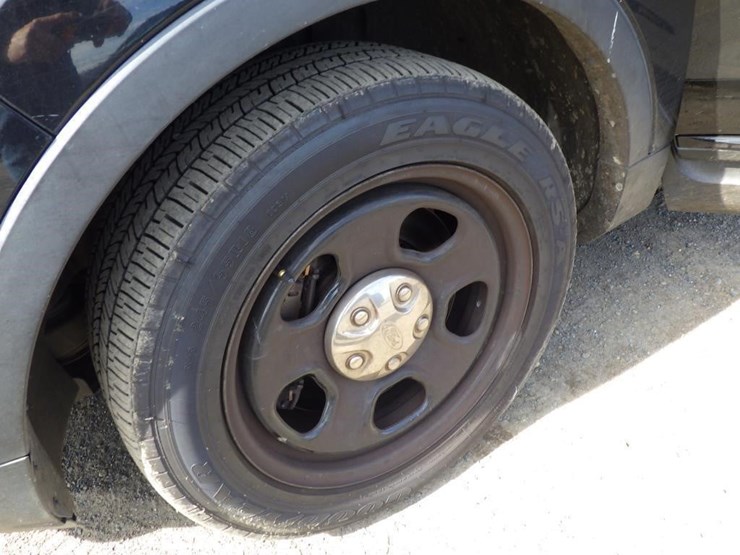 2015-ford-explorer-image-13