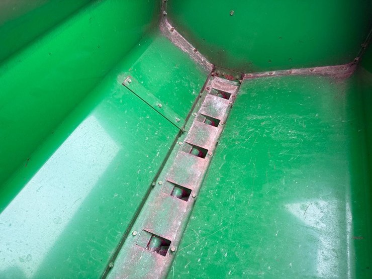 2010-john-deere-1590-image-48