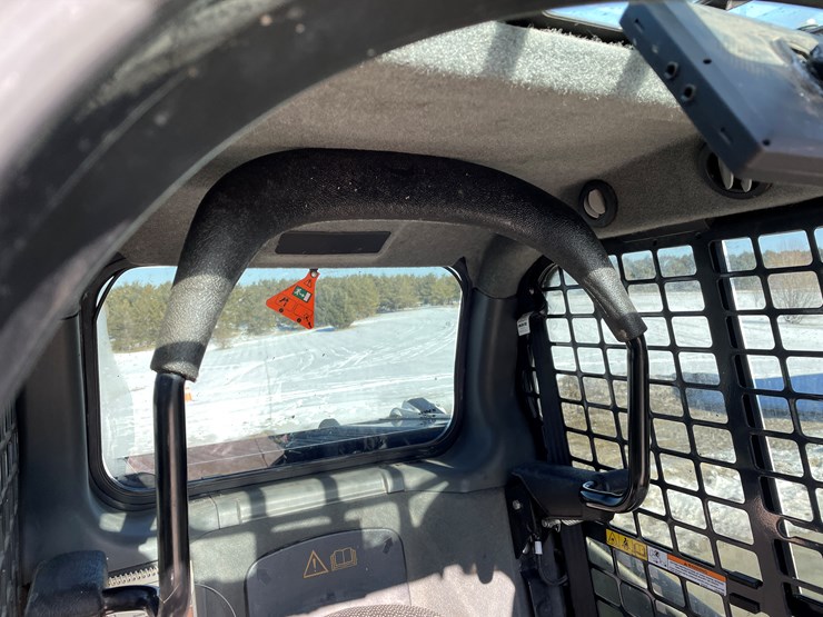 2022-bobcat-t450-image-41