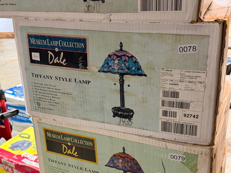 #78-•-tiffany-style-lamp-image-1