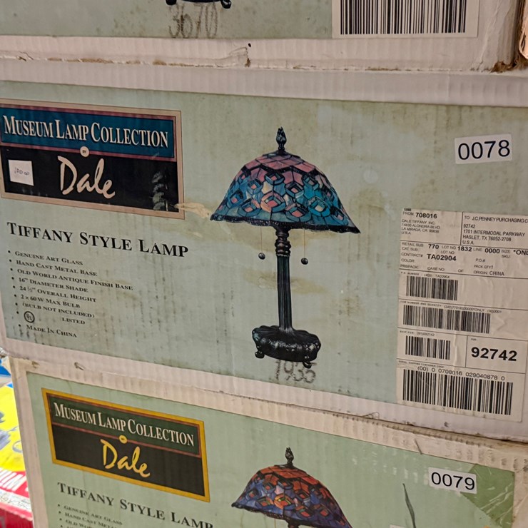 #78 • TIFFANY STYLE LAMP