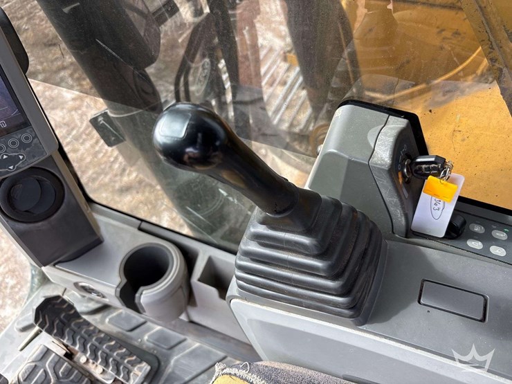 2017-caterpillar-336f-image-25