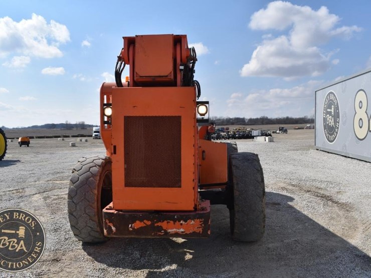 2015-sky-trak-8042-image-16