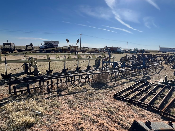 sam-stevens-sand-fighter-image-1