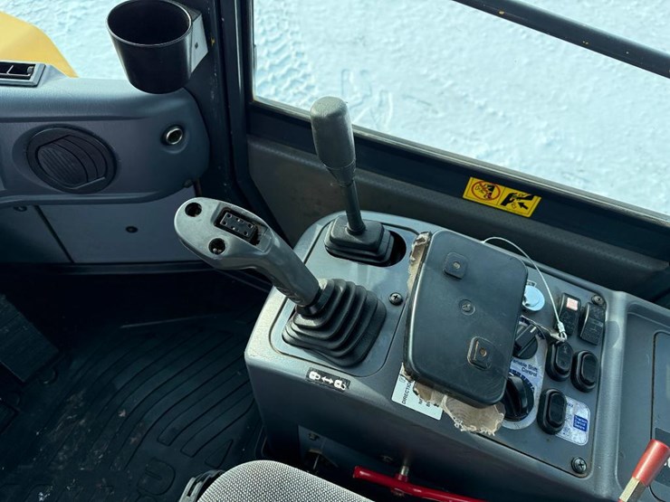 2011-komatsu-wa250pz-6-image-59