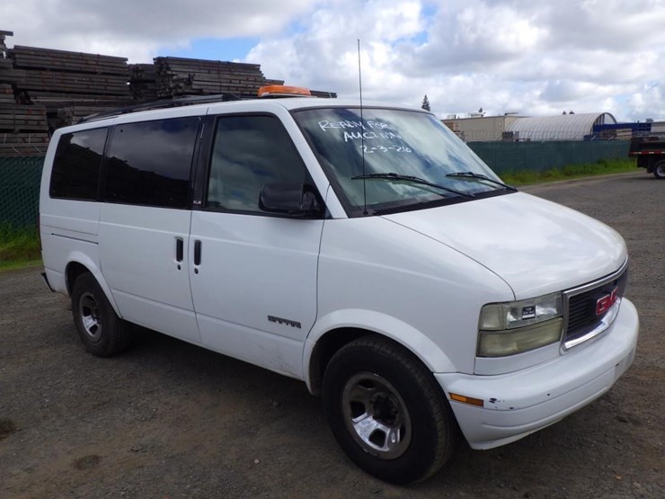 2001-gmc-safari-image-2