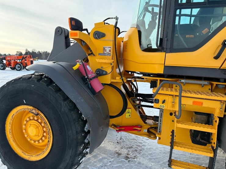 2015-volvo-l90g-image-24