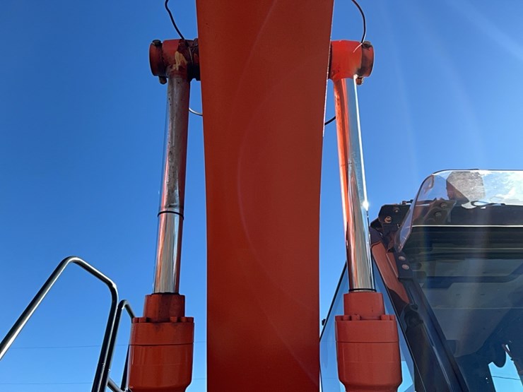 2017-hitachi-zx120-6-image-14