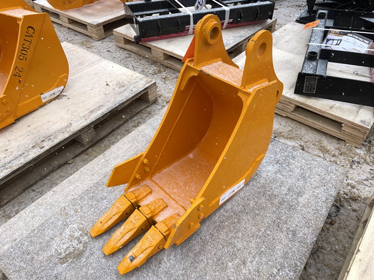 caterpillar-305-image-1