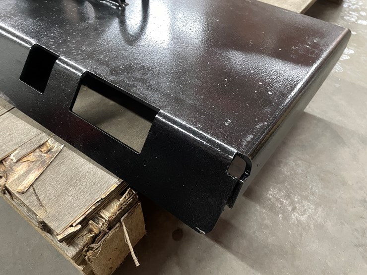 #2486-•-skid-steer-receiver-hitch-plate-with-half-moon-chain-hook-image-9
