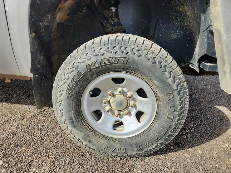 2009-gmc-3500-image-13