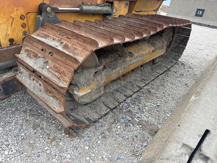 2015-deere-650k-lgp-image-18