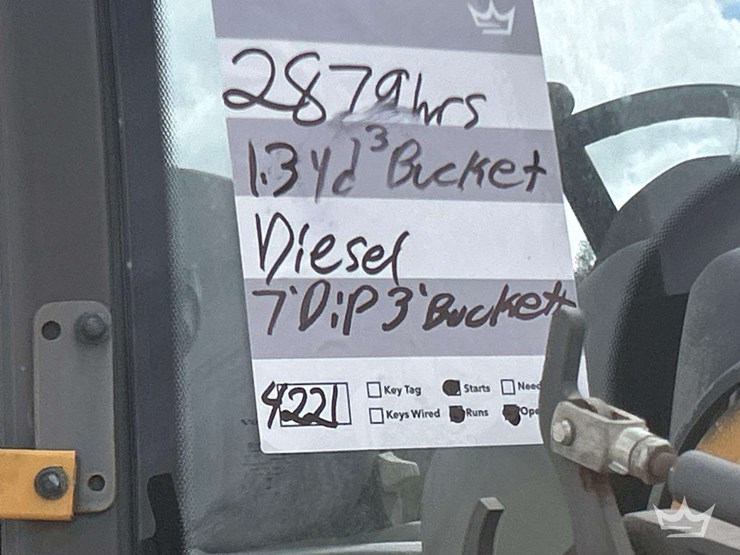 2013-volvo-bl70b-image-32