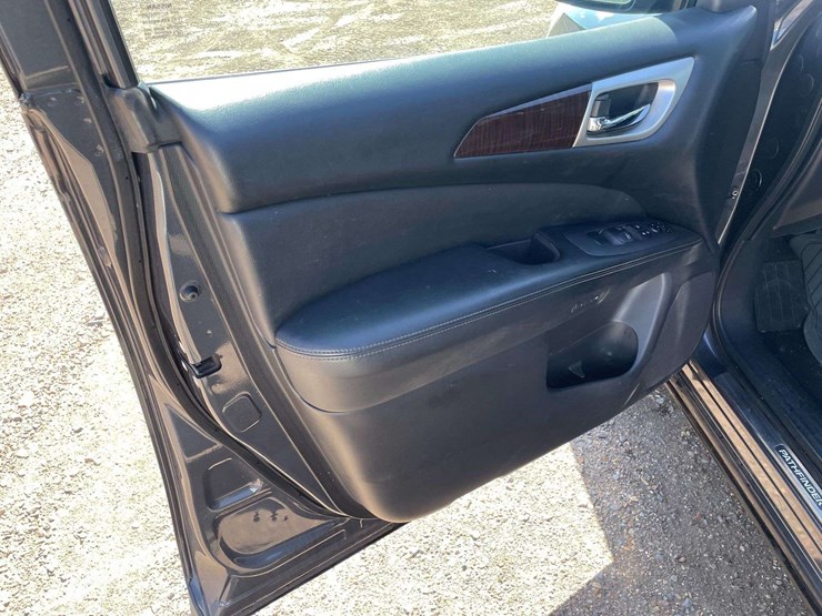 2013-nissan-pathfinder-image-9