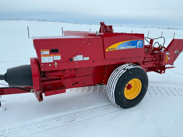 2015-new-holland-bc5070-image-8